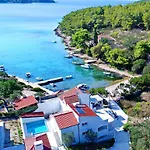 Bay Vela Luka