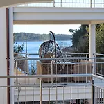 Bay * Vela Luka