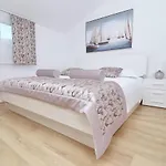 Bay *
