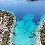 Bay Vela Luka