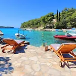 Bay * Vela Luka