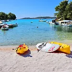 Bay Vela Luka
