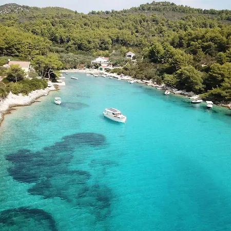 Green Bay * Vela Luka
