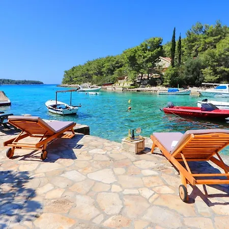 Bay * Vela Luka