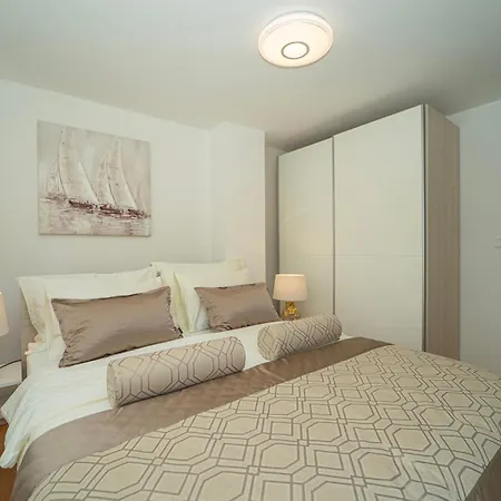 Bay Apartament *