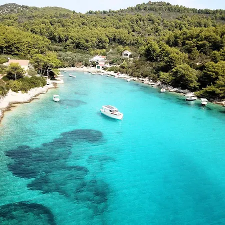 Bay Vela Luka