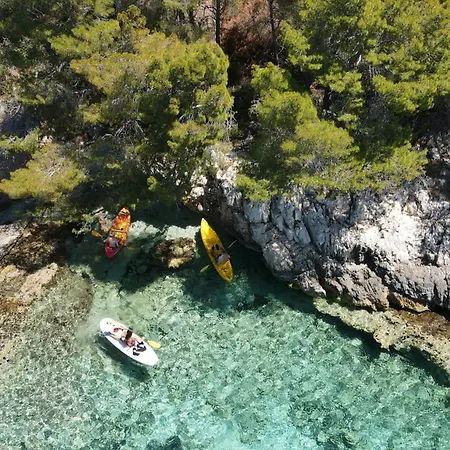 Bay * Vela Luka