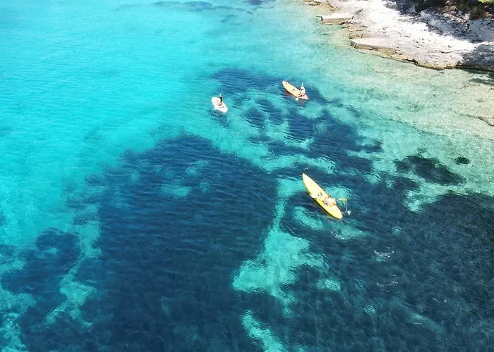 Bay Vela Luka