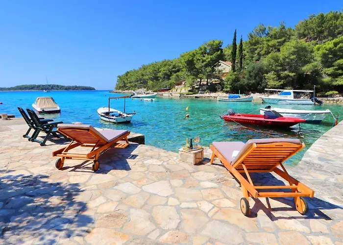 Bay * Vela Luka